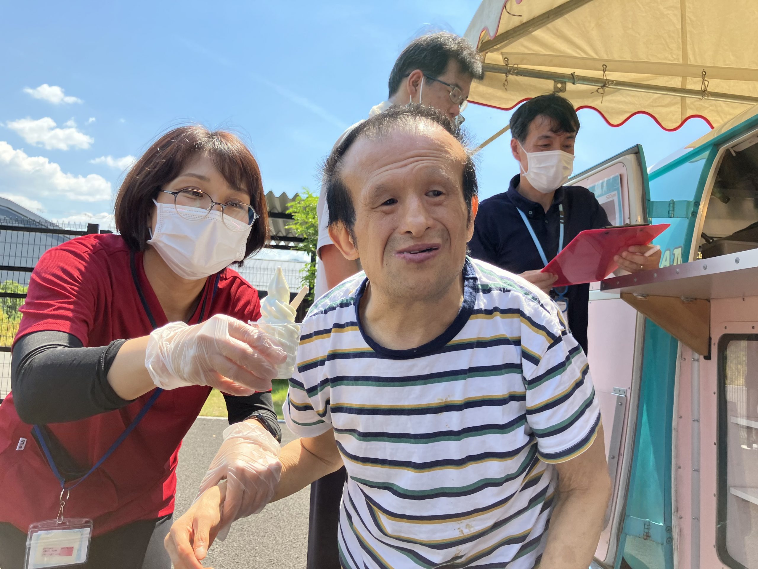 【31】一般車 シティー車 Fallvy stvle クリーム キッチンカーだ！ソフトクリーム！ | 社会福祉法人福知山学園